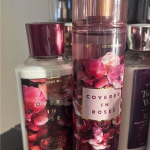 Bath & Body Works Covered in Roses Body Wash - Red and Pink